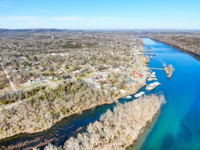 Lake Taneycomo residents and marinas concerned about low water levels ...