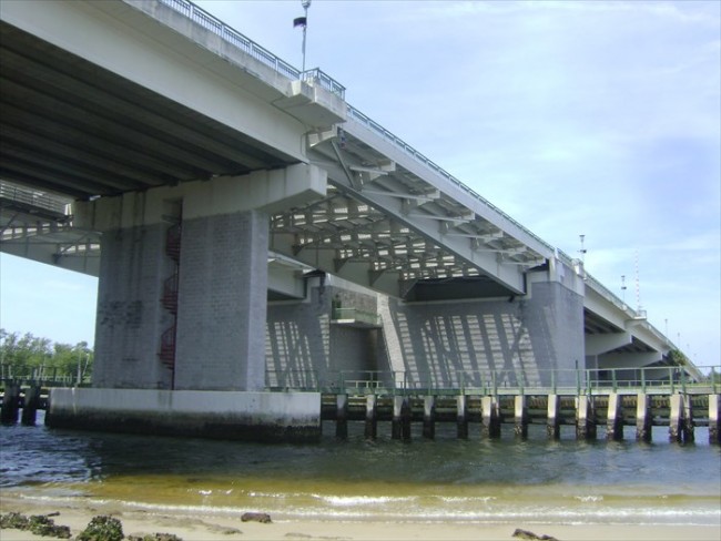 Waterway Guide Delays in Donald Ross Bascule Bridge Repairs